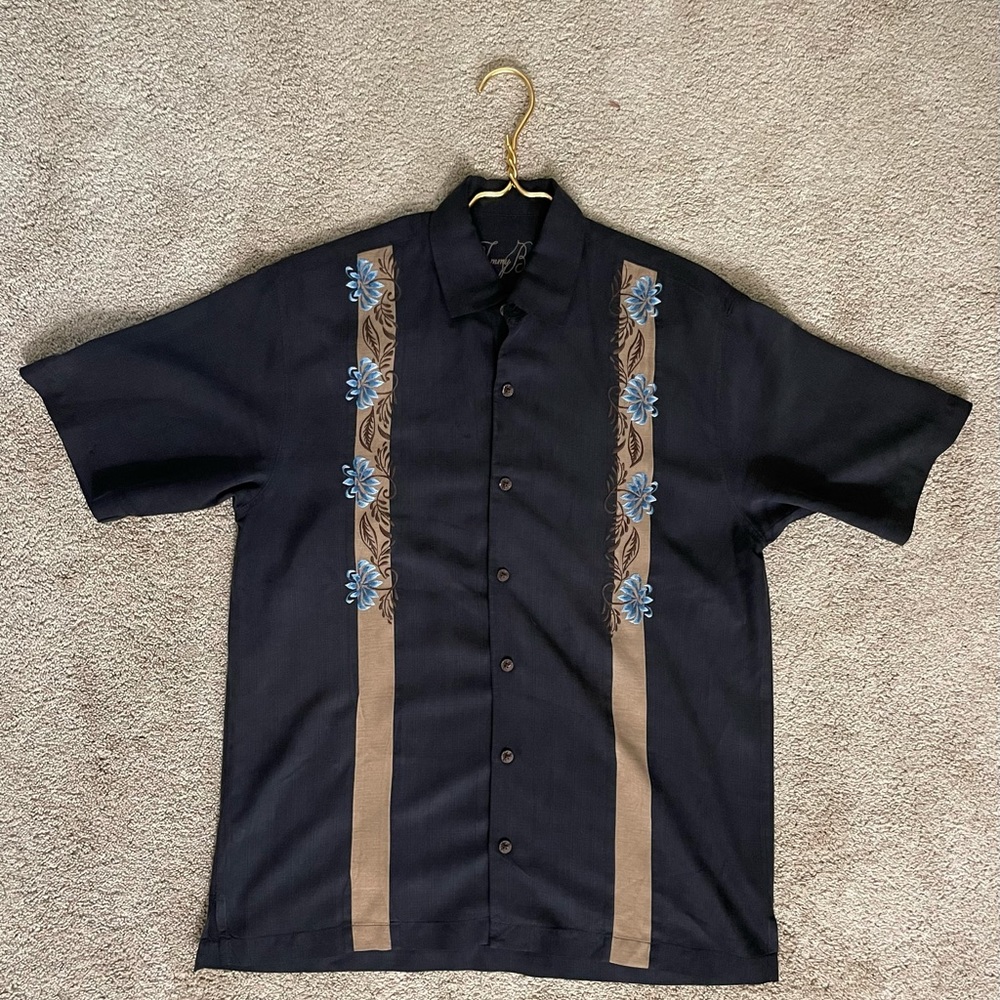 Men’s Tommy Bahama 100% silk short sleeve button down shirt